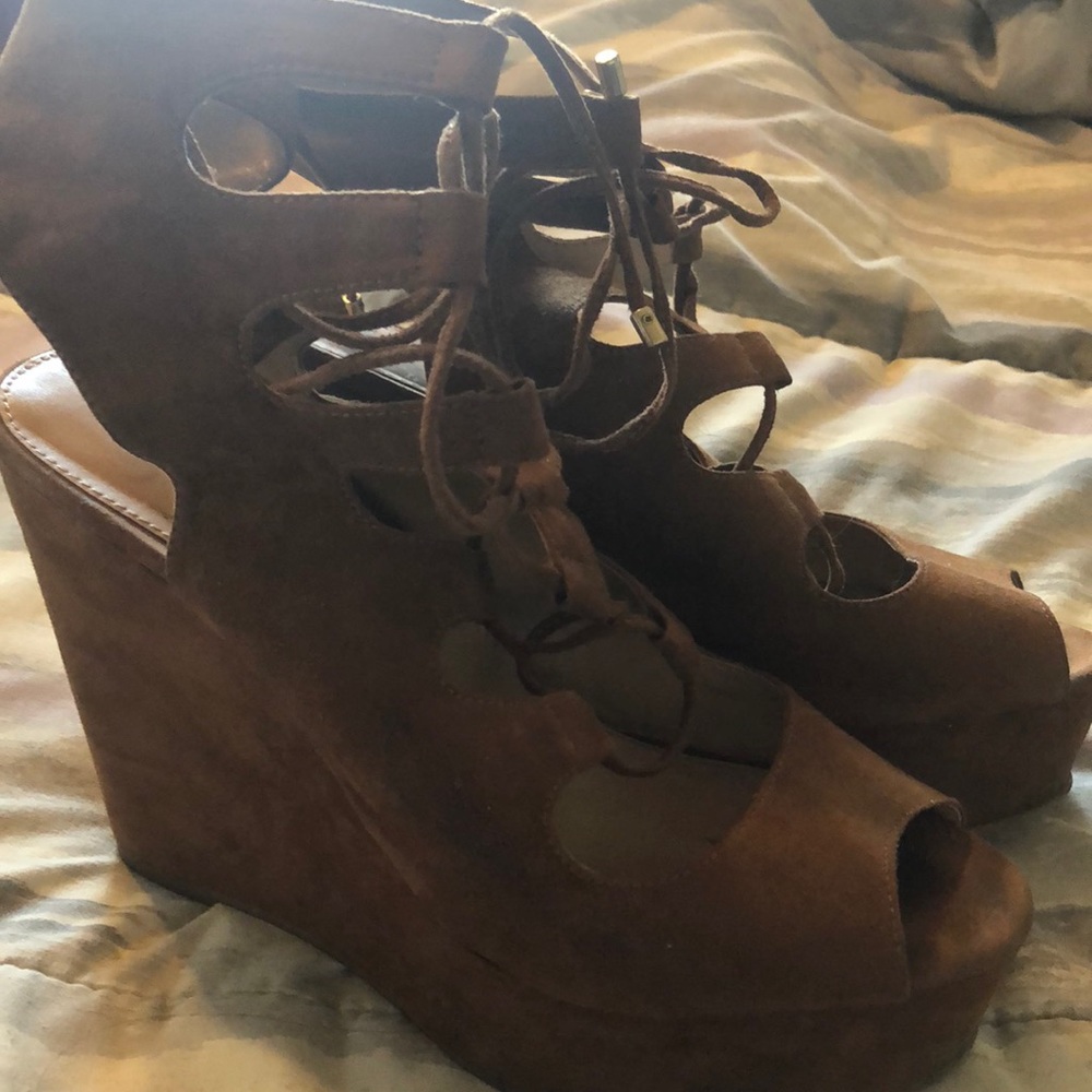 Heels !! - Picture 2 of 2